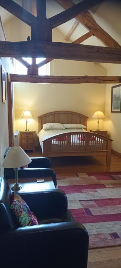 Henllys Estate B And B Llandovery Ngoại thất bức ảnh